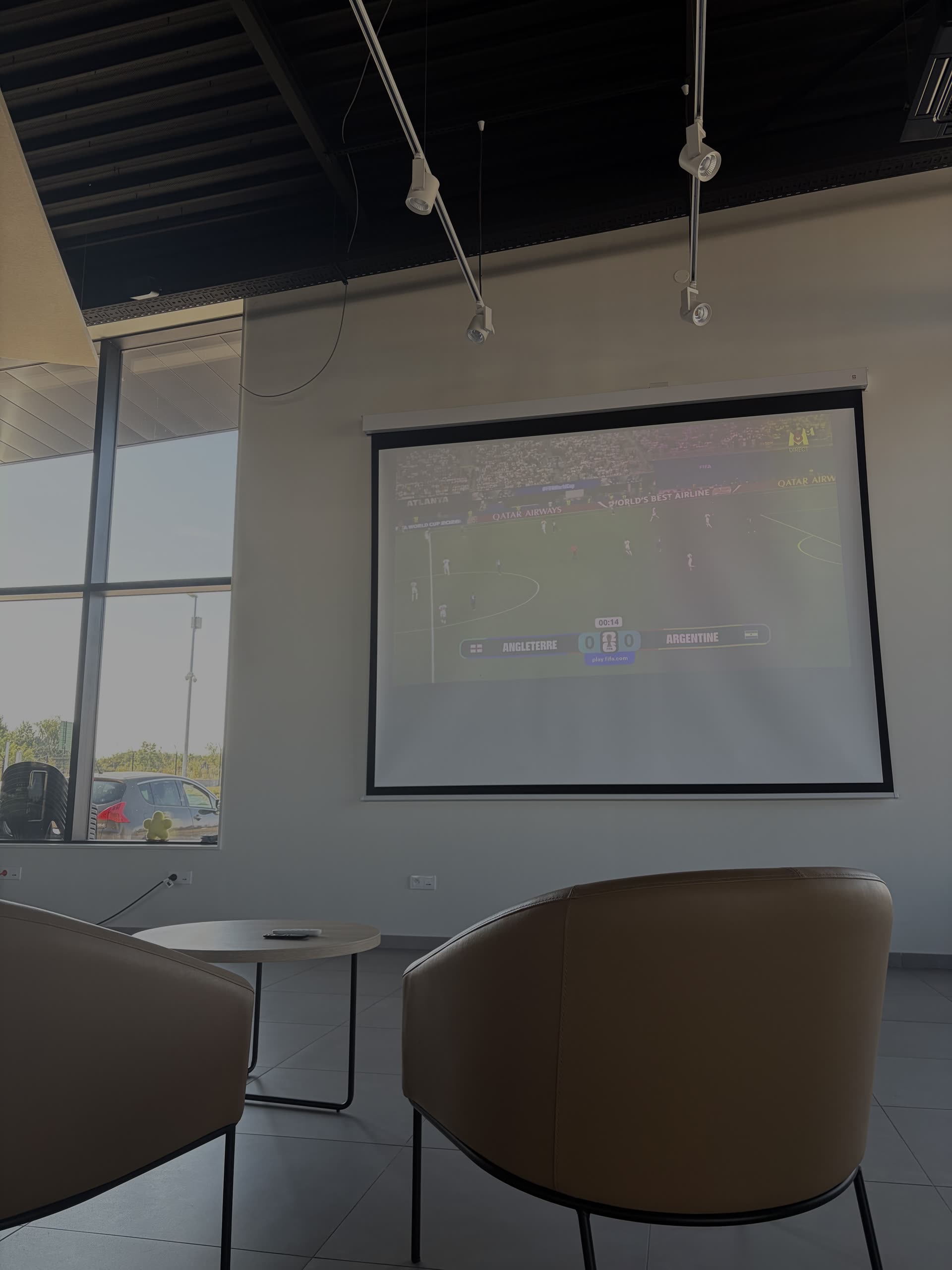 Large screen and 4 televisions